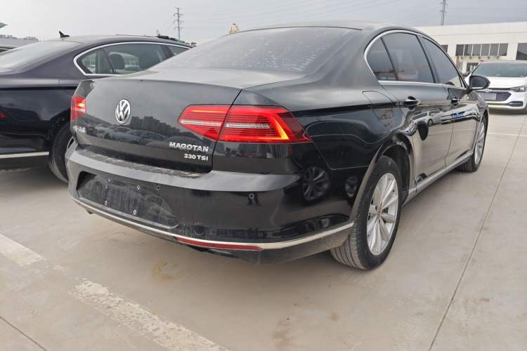 Used Volkswagen Magotan 2018 330TSI DSG Advanced Model Rear Right 45 Deg