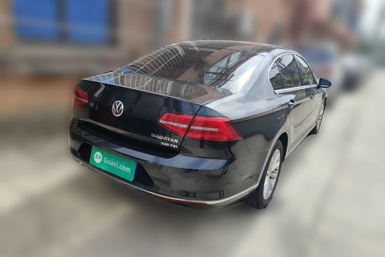 Used Volkswagen Magotan 2018 330TSI DSG Advanced Model Rear Right 45 Deg