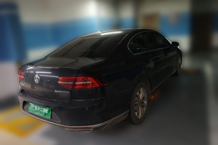 Used Volkswagen Magotan 2018 330TSI DSG Luxury Model Rear Right 45 Deg