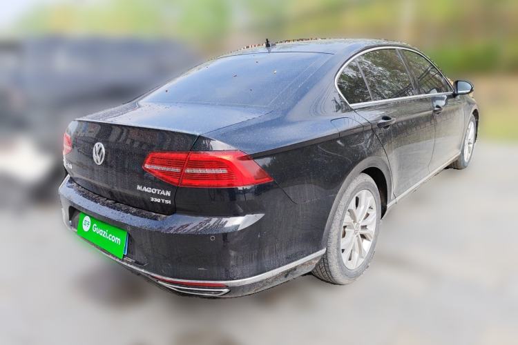Used Volkswagen Magotan 2018 330TSI DSG Luxury Model Rear Right 45 Deg