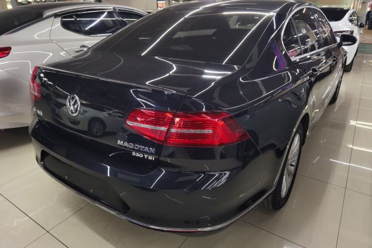 Used Volkswagen Magotan 2018 330TSI DSG Advanced Model Rear Right 45 Deg