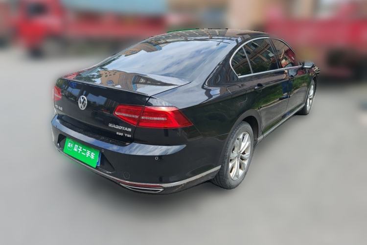 Used Volkswagen Magotan 2018 330TSI DSG Luxury Model Rear Right 45 Deg