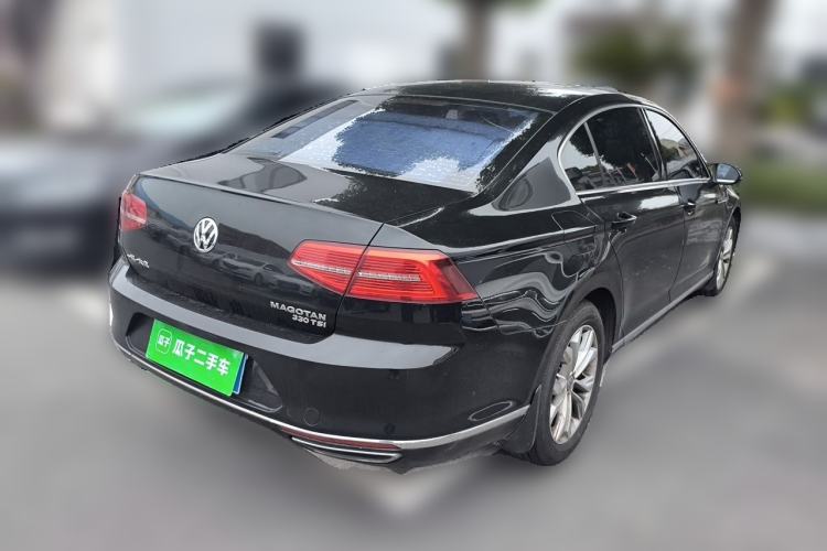 Used Volkswagen Magotan 2018 330TSI DSG Luxury Model Rear Right 45 Deg