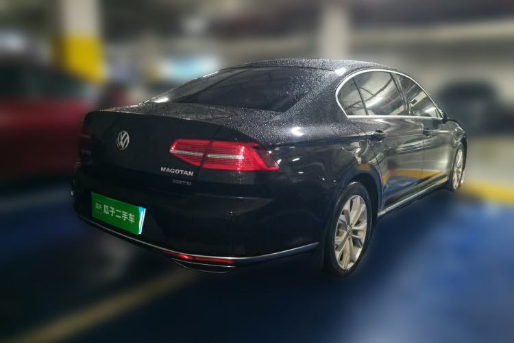 Used Volkswagen Magotan 2018 330TSI DSG Luxury Model Rear Right 45 Deg