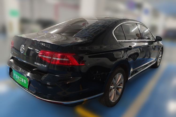 Used Volkswagen Magotan 2018 330TSI DSG Advanced Model Rear Right 45 Deg