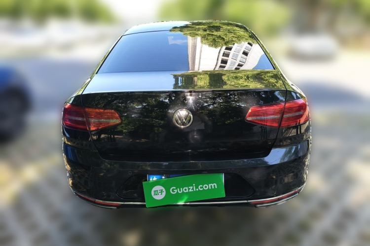 Used Volkswagen Magotan 2018 330TSI DSG Luxury Model Rear