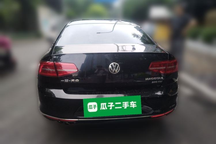 Used Volkswagen Magotan 2018 280TSI DSG Comfort Model Rear