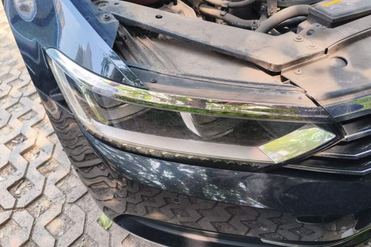 Used Volkswagen Magotan 2018 330TSI DSG Advanced Model Right Front Headlight