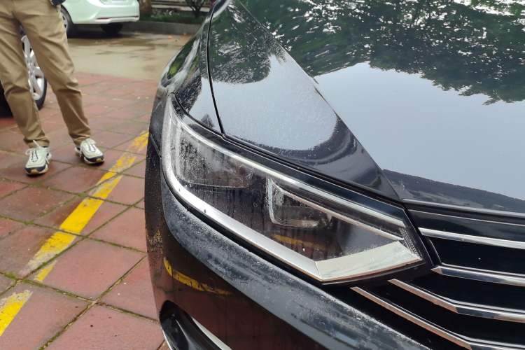 Used Volkswagen Magotan 2018 330TSI DSG Advanced Model Right Front Headlight