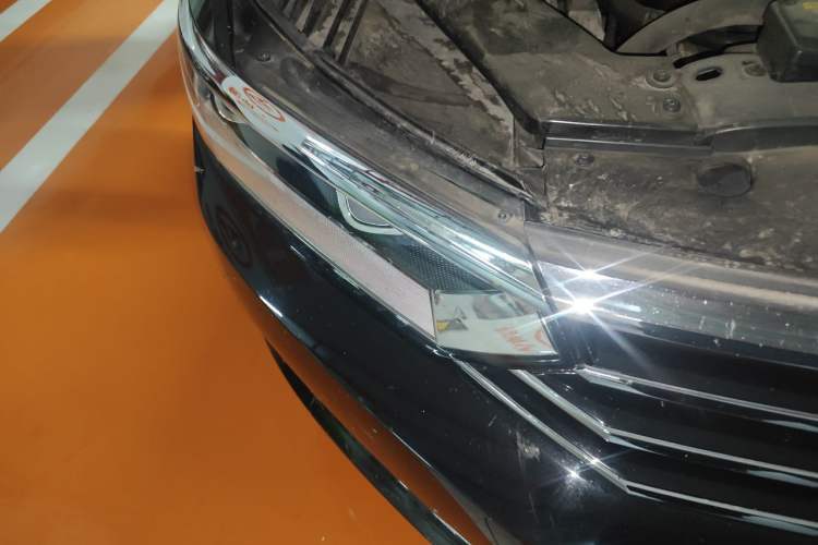 Used Volkswagen Magotan 2018 Facelift 330TSI DSG Luxury Model Right Front Headlight