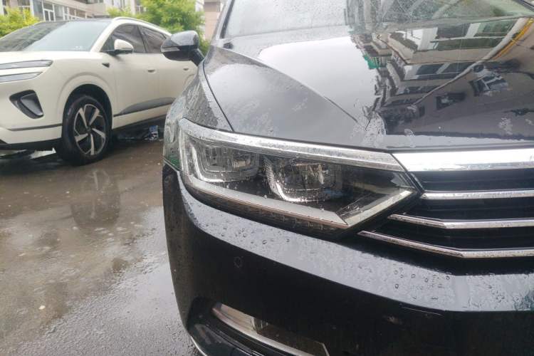 Used Volkswagen Magotan 2018 Facelift 330TSI DSG Luxury Model Right Front Headlight