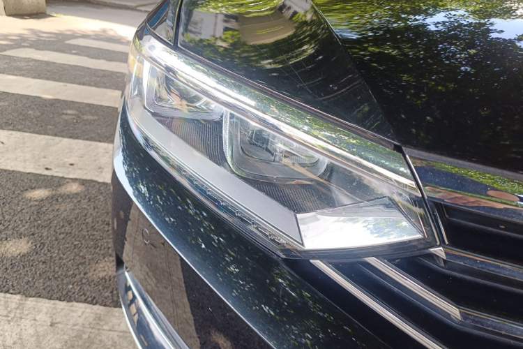 Used Volkswagen Magotan 2018 Facelift 330TSI DSG Luxury Model Right Front Headlight