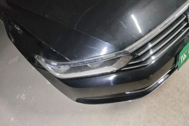 Used Volkswagen Magotan 2018 Facelift 330TSI DSG Luxury Model Right Front Headlight