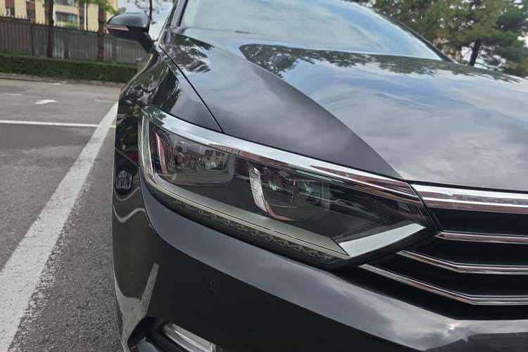 Used Volkswagen Magotan 2018 Facelift 330TSI DSG Luxury Model Right Front Headlight