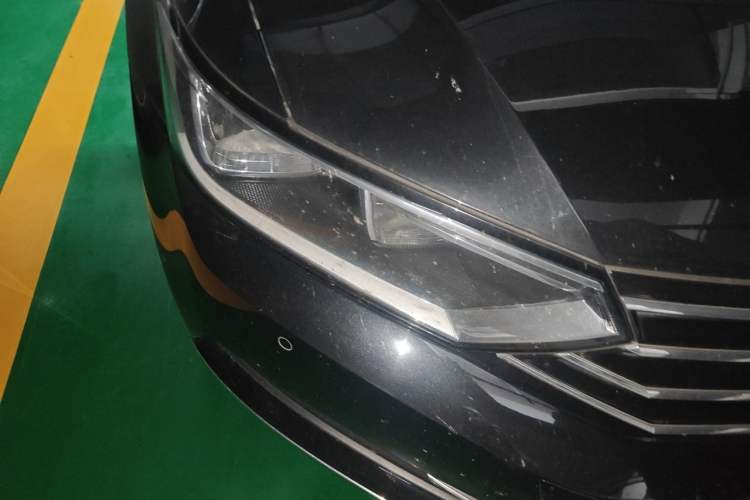 Used Volkswagen Magotan 2018 330TSI DSG Advanced Model Right Front Headlight