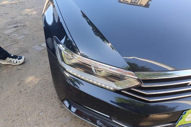 Used Volkswagen Magotan 2018 330TSI DSG Luxury Model Right Front Headlight