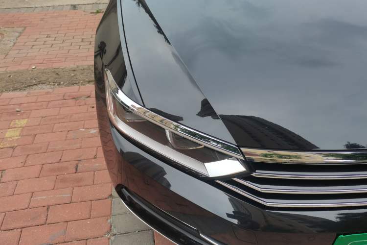 Used Volkswagen Magotan 2018 Facelift 330TSI DSG Luxury Model Right Front Headlight
