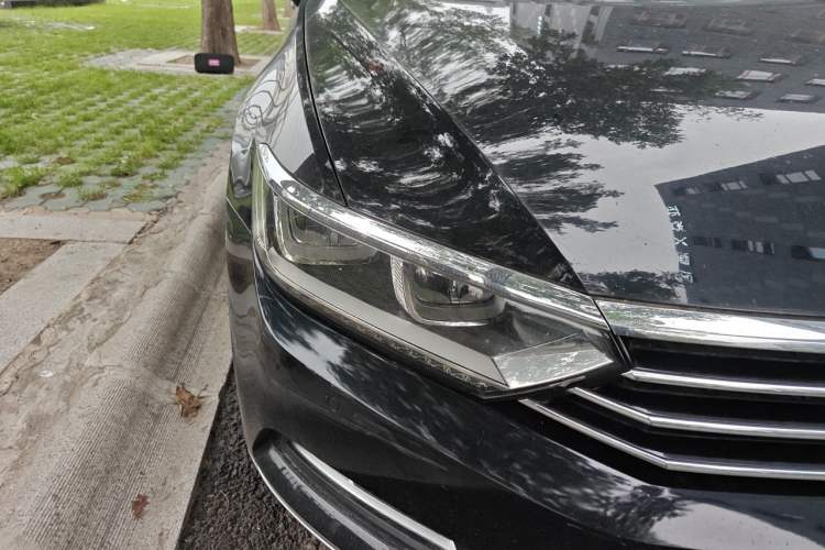 Used Volkswagen Magotan 2018 330TSI DSG Luxury Model Right Front Headlight