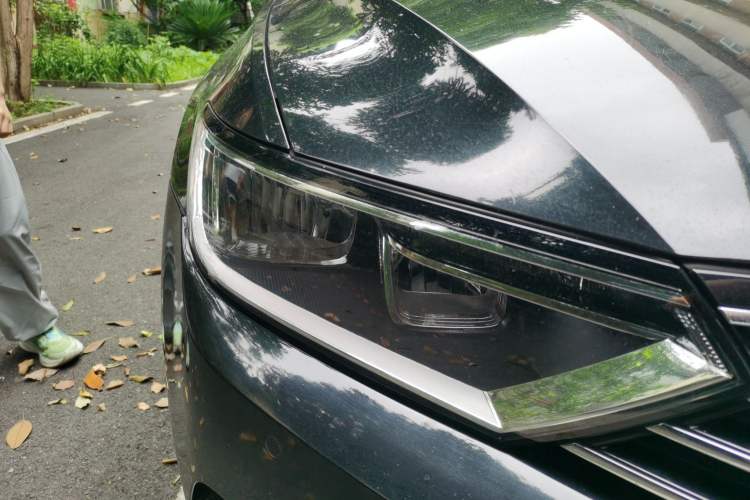 Used Volkswagen Magotan 2018 330TSI DSG Advanced Model Right Front Headlight
