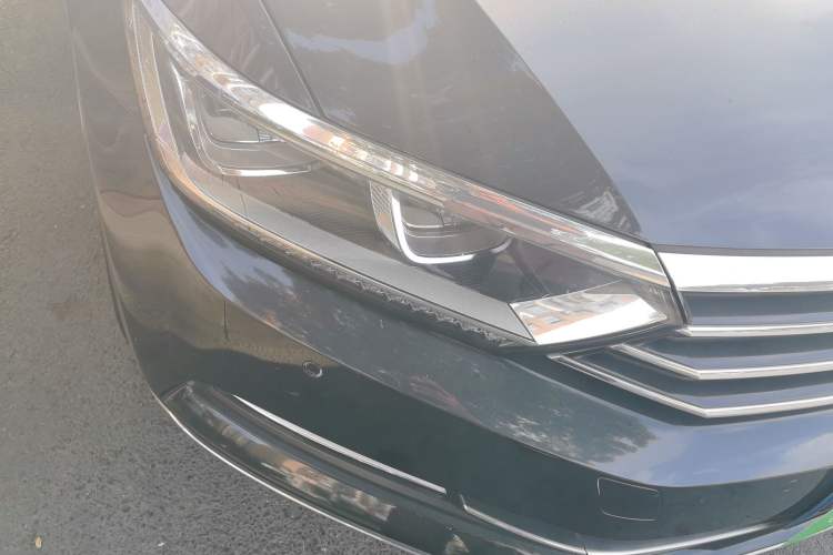 Used Volkswagen Magotan 2018 Facelift 330TSI DSG Luxury Model Right Front Headlight