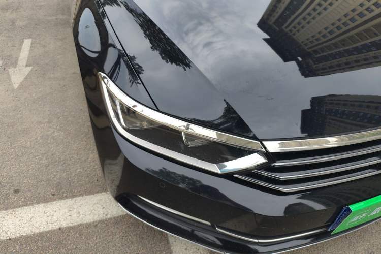 Used Volkswagen Magotan 2018 330TSI DSG Advanced Model Right Front Headlight