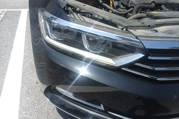 Used Volkswagen Magotan 2018 Facelift 330TSI DSG Luxury Model Right Front Headlight