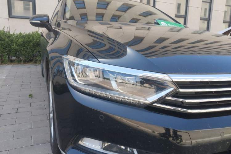 Used Volkswagen Magotan 2018 380TSI DSG Luxury Model Right Front Headlight