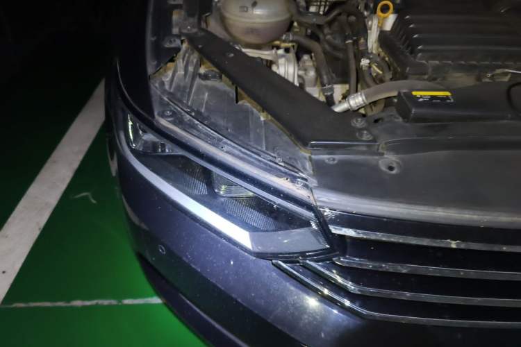 Used Volkswagen Magotan 2018 280TSI DSG Leading Model Right Front Headlight