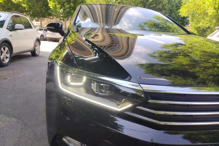 Used Volkswagen Magotan 2018 Facelift 330TSI DSG Luxury Model Right Front Headlight
