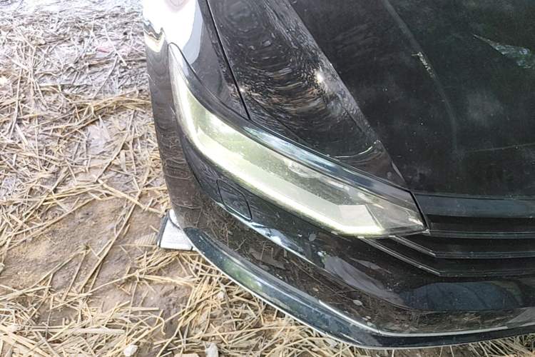 Used Volkswagen Magotan 2018 330TSI DSG Luxury Model Right Front Headlight