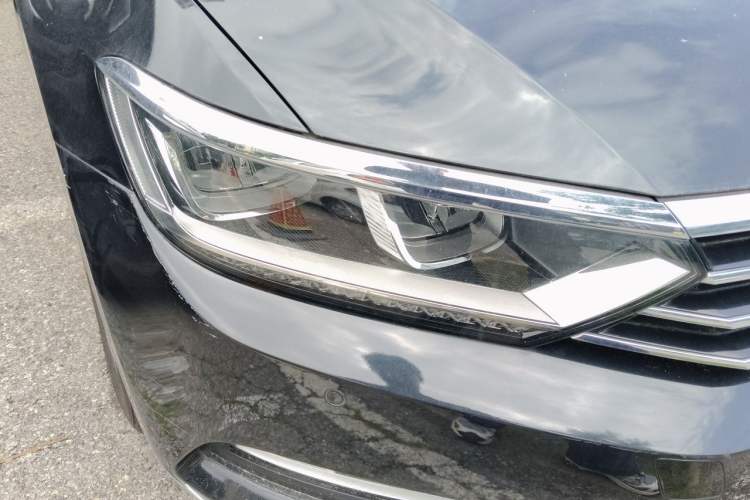 Used Volkswagen Magotan 2018 Facelift 330TSI DSG Luxury Model Right Front Headlight