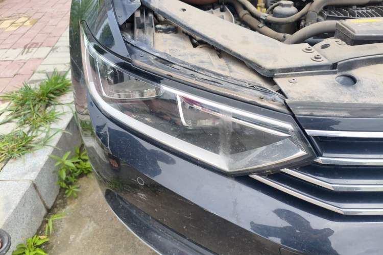 Used Volkswagen Magotan 2018 330TSI DSG Advanced Model Right Front Headlight