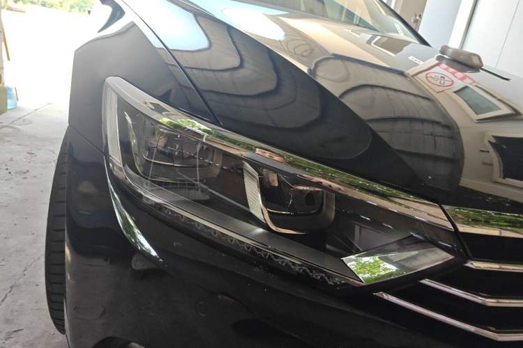 Used Volkswagen Magotan 2018 330TSI DSG Luxury Model Right Front Headlight