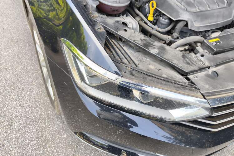 Used Volkswagen Magotan 2018 330TSI DSG Advanced Model Right Front Headlight