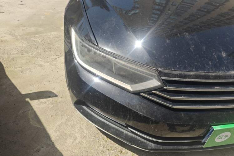 Used Volkswagen Magotan 2018 280TSI DSG Enjoyment Model Right Front Headlight