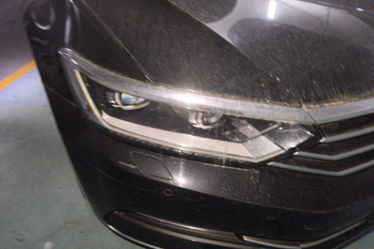 Used Volkswagen Magotan 2018 330TSI DSG Luxury Model Right Front Headlight