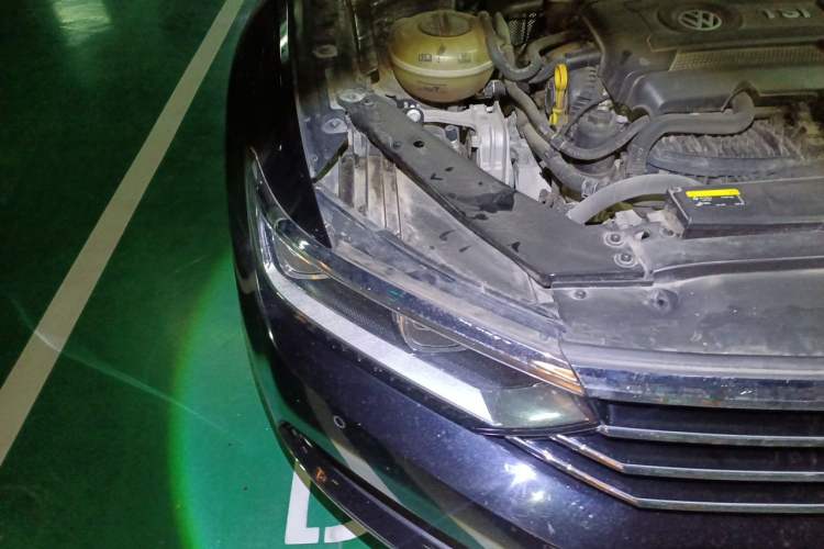 Used Volkswagen Magotan 2018 330TSI DSG Luxury Model Right Front Headlight