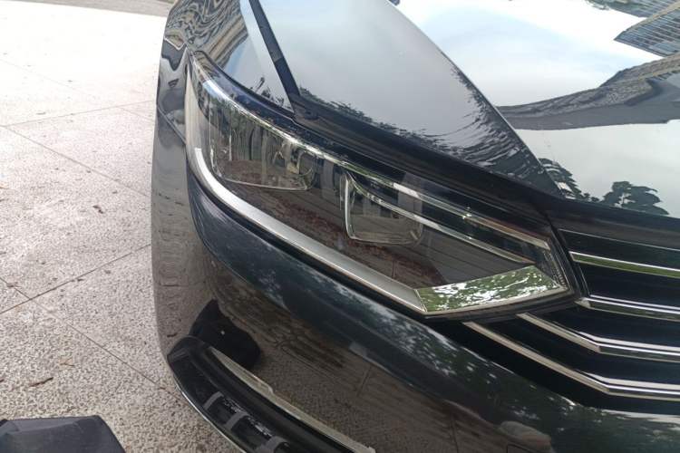 Used Volkswagen Magotan 2018 280TSI DSG Enjoyment Model Right Front Headlight