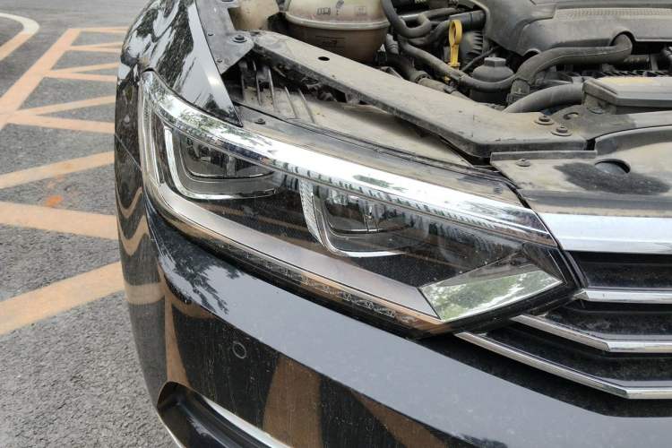 Used Volkswagen Magotan 2018 380TSI DSG Luxury Model Right Front Headlight