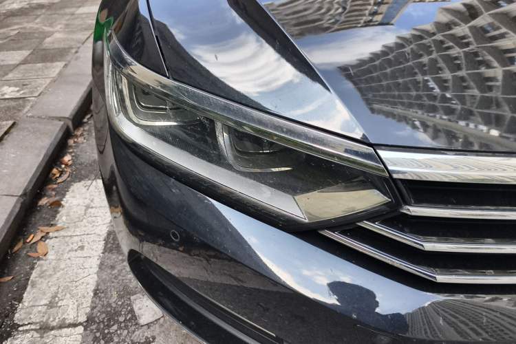 Used Volkswagen Magotan 2018 Facelift 330TSI DSG Luxury Model Right Front Headlight