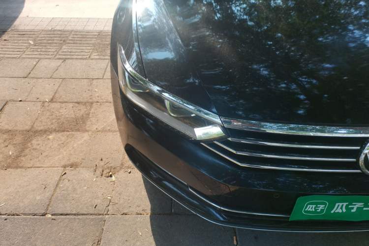 Used Volkswagen Magotan 2018 330TSI DSG Luxury Model Right Front Headlight