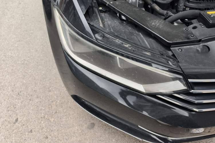 Used Volkswagen Magotan 2018 330TSI DSG Advanced Model Right Front Headlight