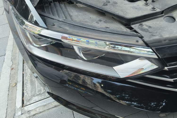 Used Volkswagen Magotan 2018 380TSI DSG Luxury Model Right Front Headlight