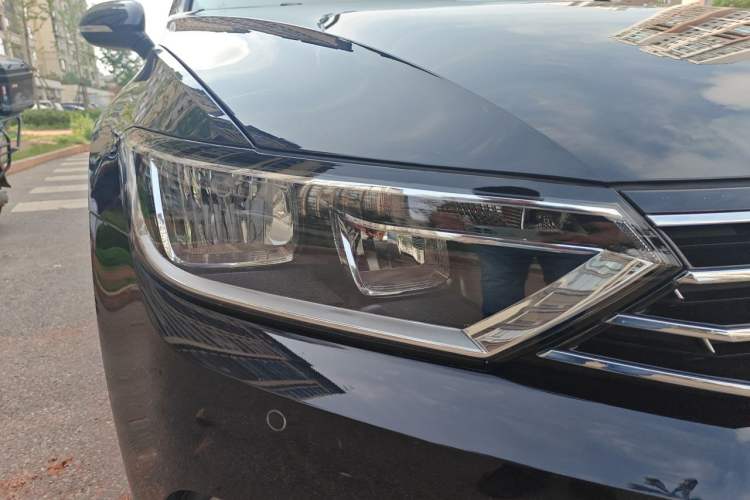 Used Volkswagen Magotan 2018 280TSI DSG Enjoyment Model Right Front Headlight