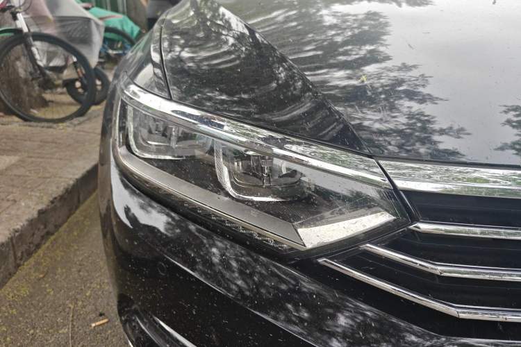 Used Volkswagen Magotan 2018 380TSI DSG Luxury Model Right Front Headlight