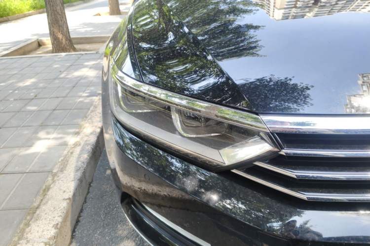 Used Volkswagen Magotan 2018 Facelift 330TSI DSG Luxury Model Right Front Headlight
