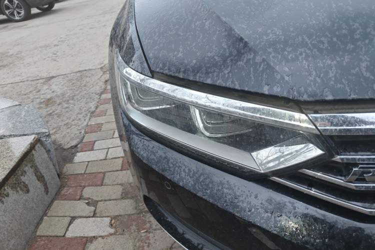 Used Volkswagen Magotan 2018 330TSI DSG Luxury Model Right Front Headlight