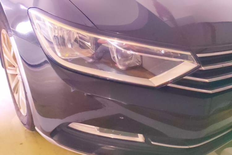 Used Volkswagen Magotan 2018 330TSI DSG Advanced Model Right Front Headlight