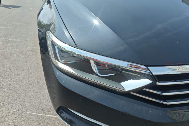 Used Volkswagen Magotan 2018 330TSI DSG Luxury Model Right Front Headlight