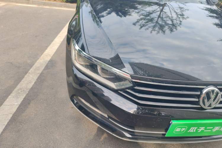 Used Volkswagen Magotan 2018 330TSI DSG Luxury Model Right Front Headlight